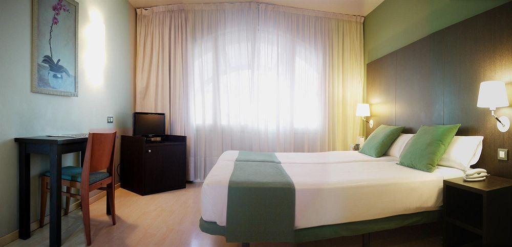 Oriente Atiram Hotel Барселона Номер фото