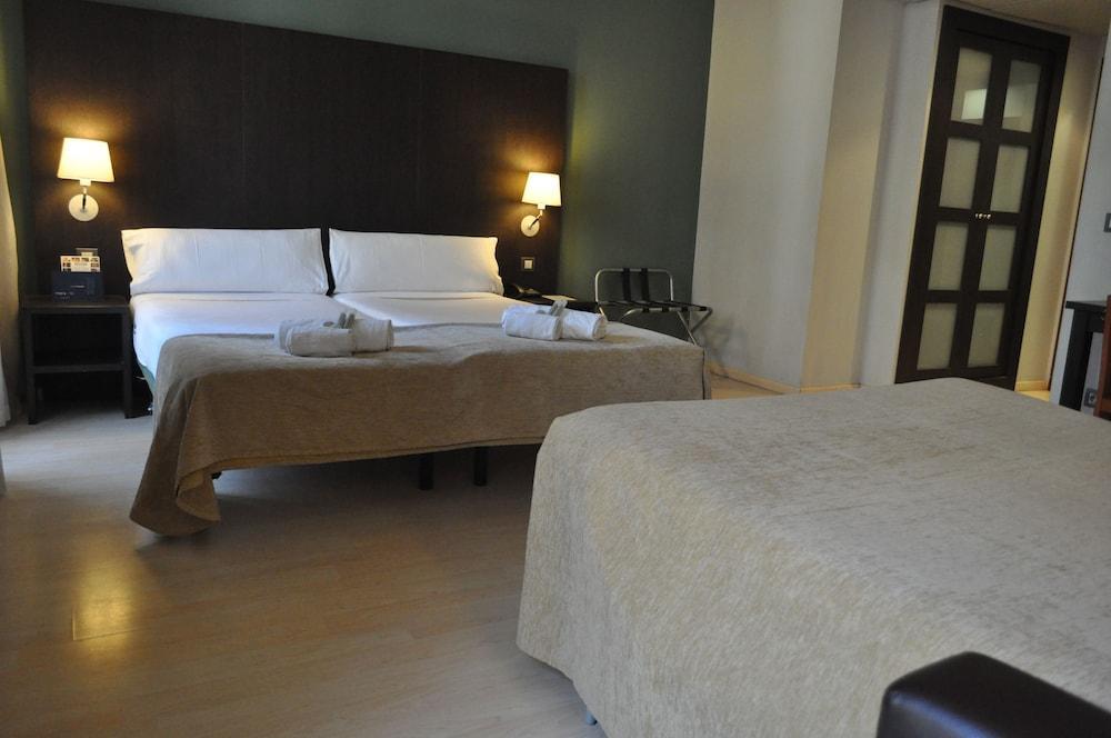 Oriente Atiram Hotel Барселона Екстер'єр фото