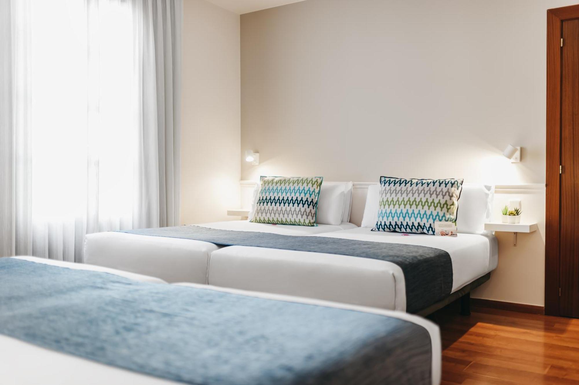 Oriente Atiram Hotel Барселона Екстер'єр фото