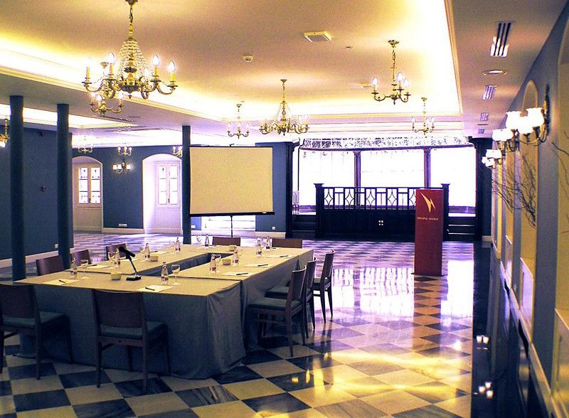 Oriente Atiram Hotel Барселона Зручності фото